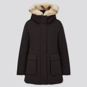 Uniqlo WOMEN ULTRA WARM DOWN SHORT Coat in Size S.